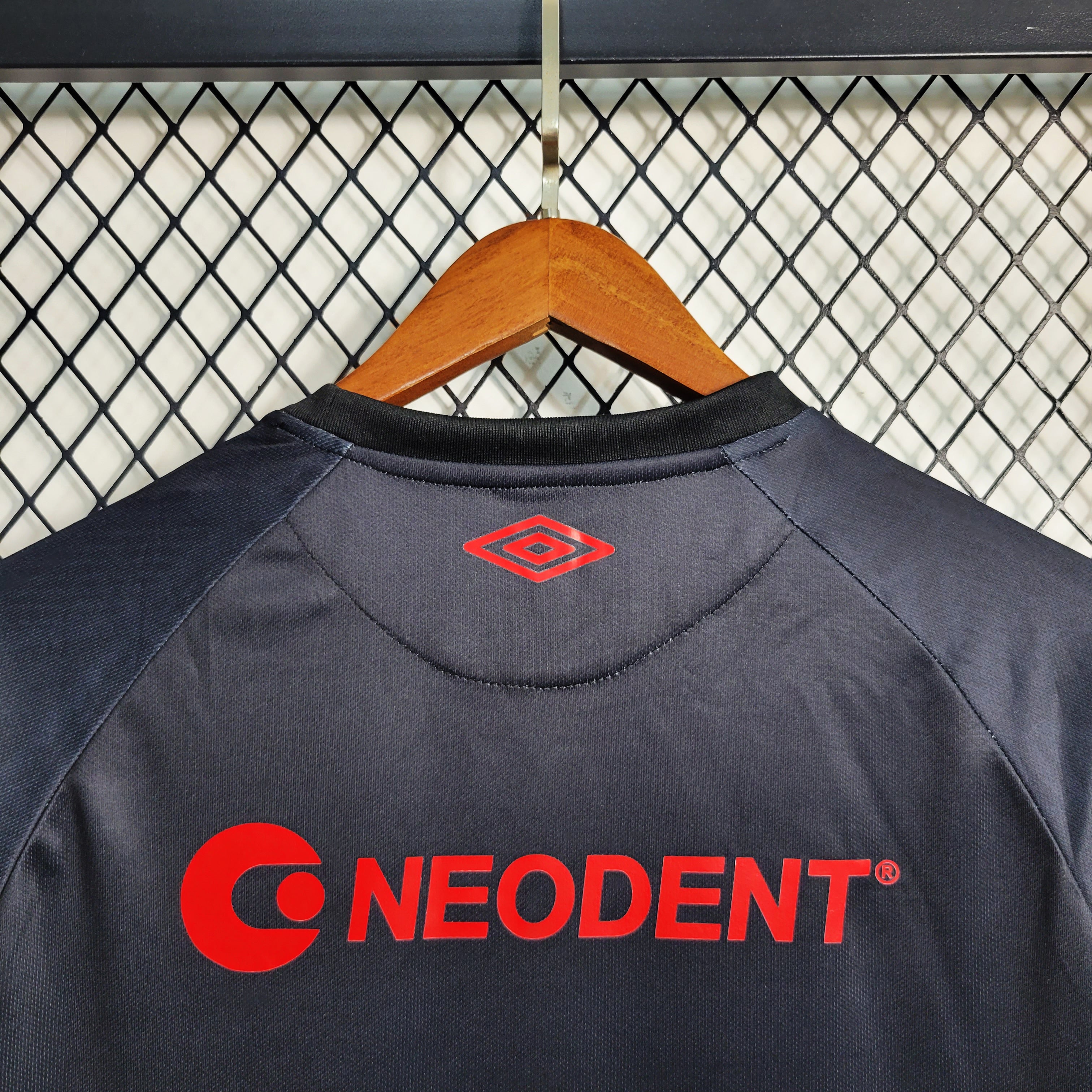 Camisa Athletico Paranaense Away 23/24 - Umbro Torcedor Masculina - Lançamento